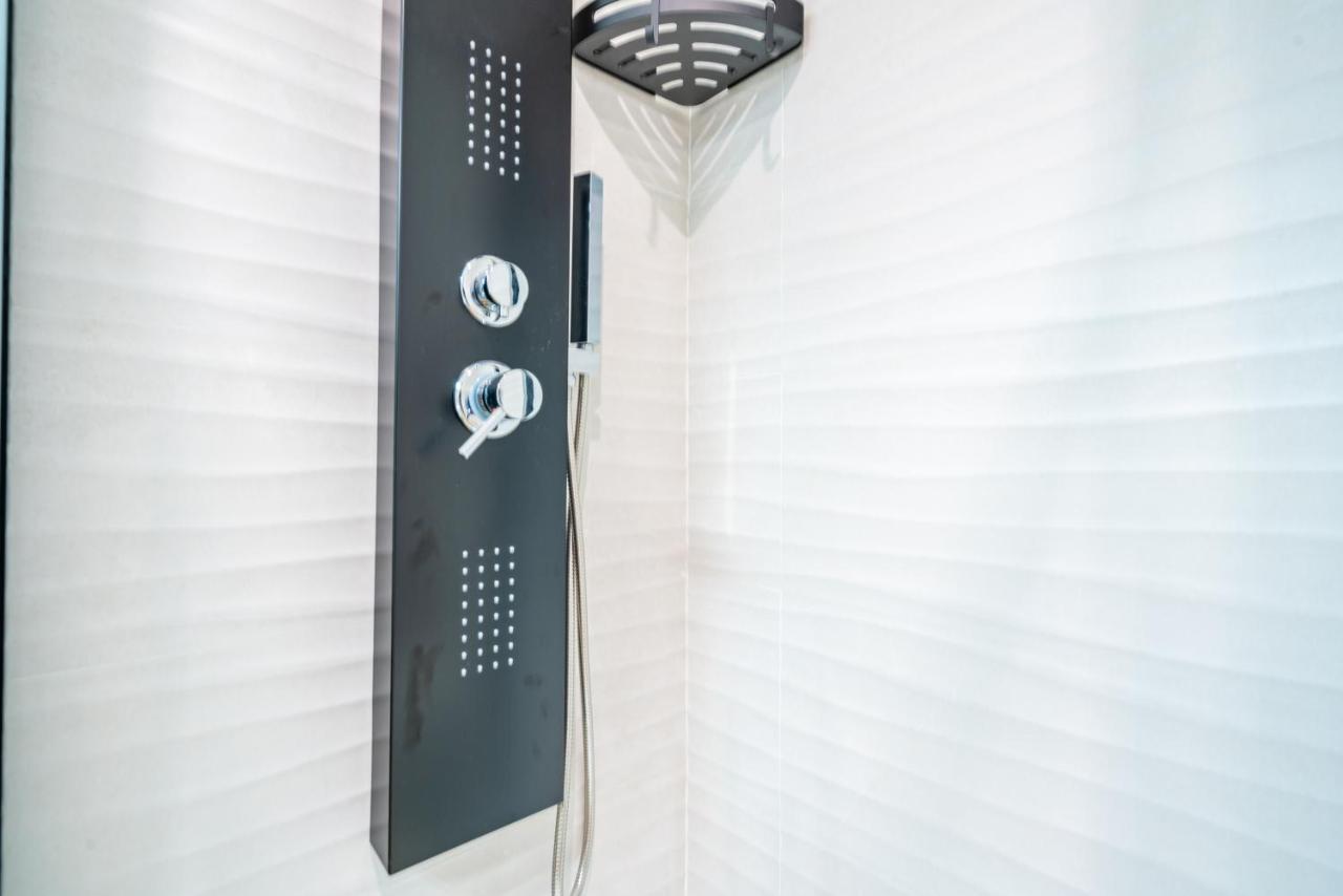 Sunscape Rooms Cagliari City Center Bagian luar foto