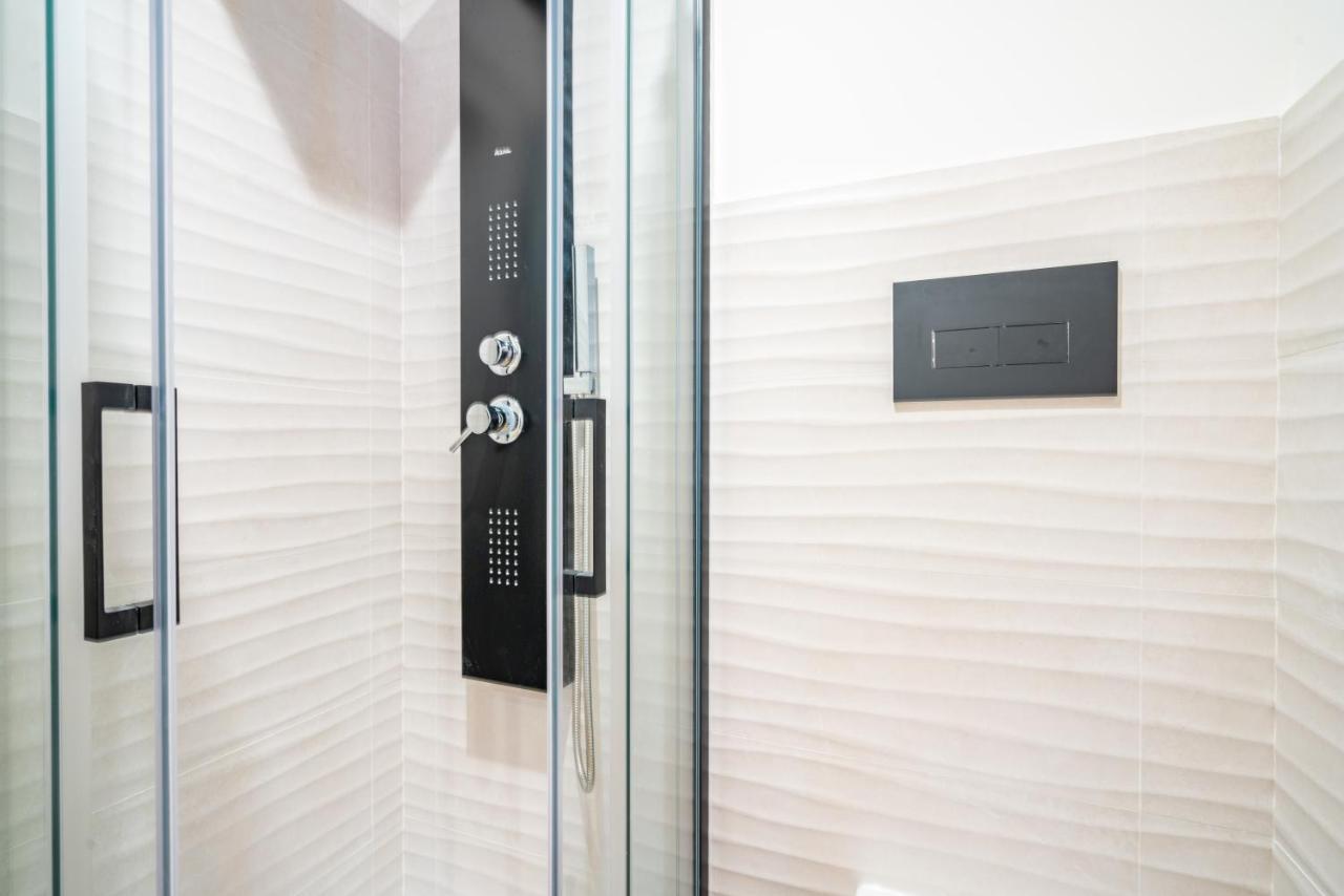 Sunscape Rooms Cagliari City Center Bagian luar foto
