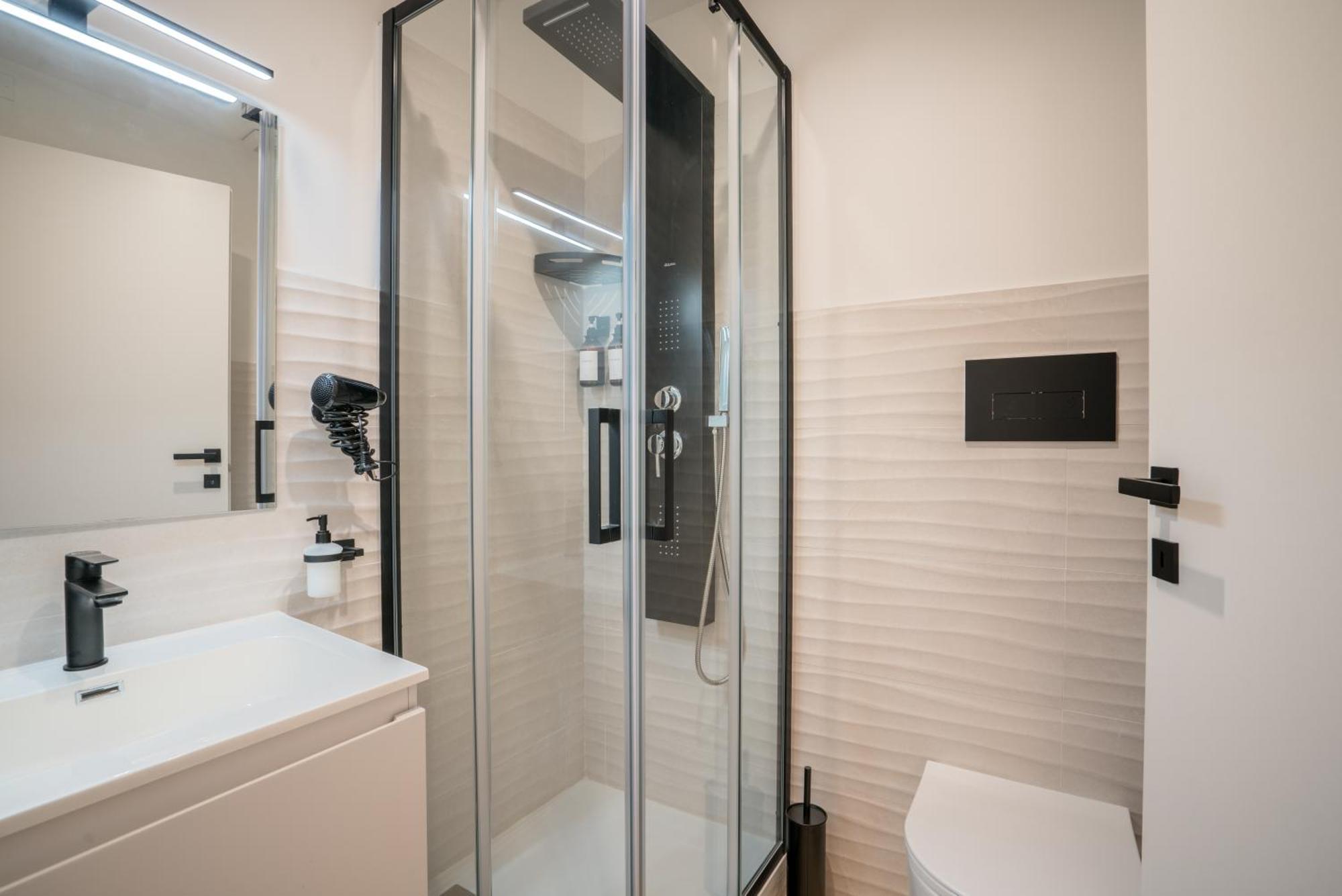 Sunscape Rooms Cagliari City Center Bagian luar foto