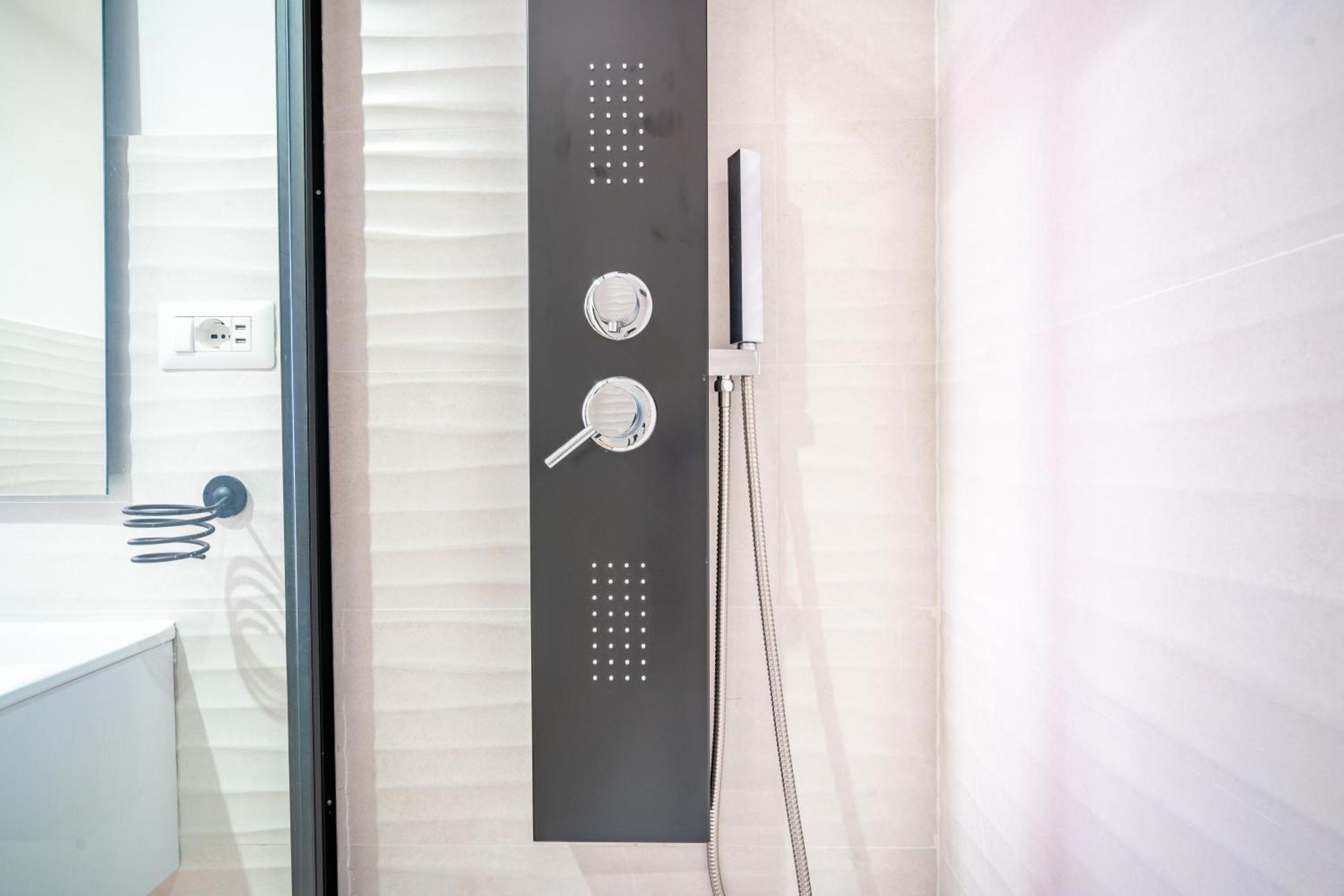 Sunscape Rooms Cagliari City Center Bagian luar foto